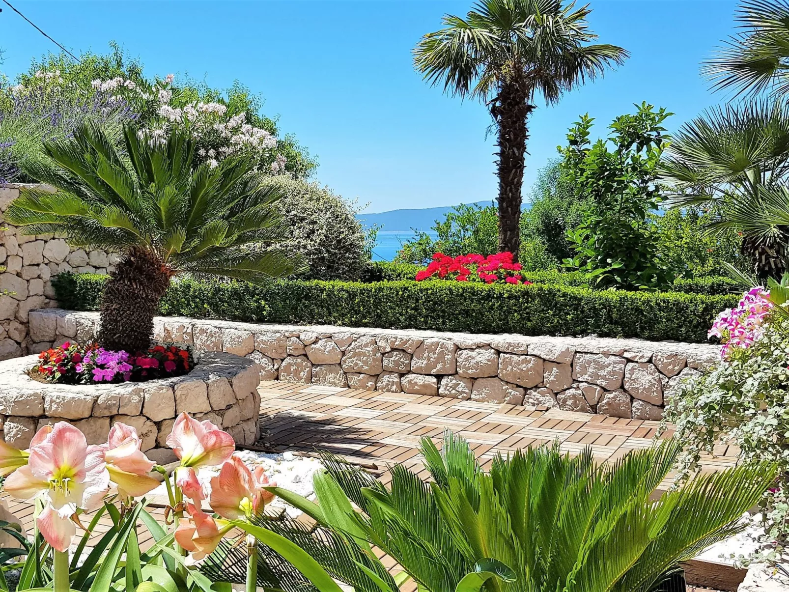 Wohnung in Drašnice mit Schönem Garten-Buiten