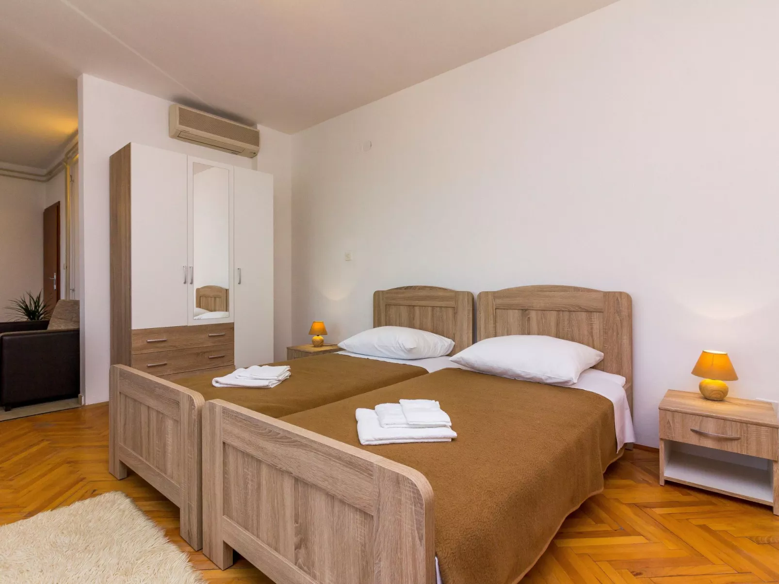 Haus in Vinkuran mit Pool und Bergblick-Binnen