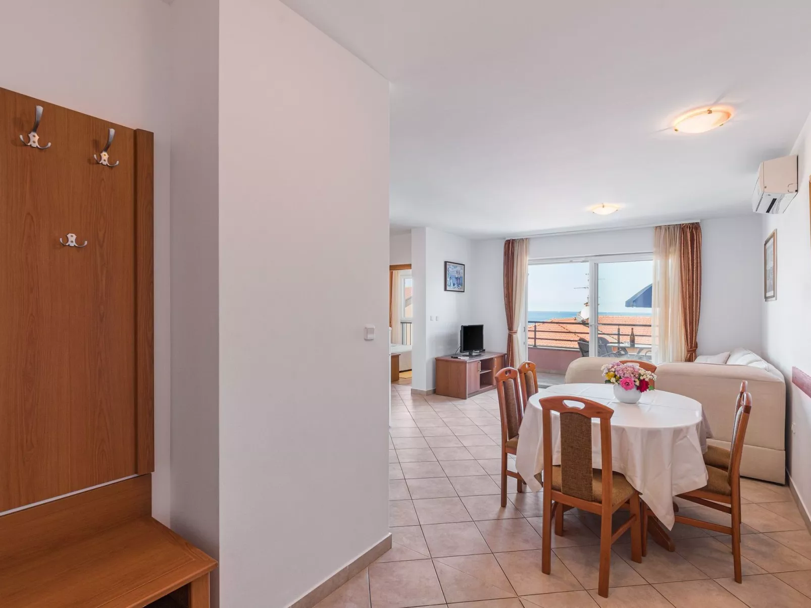 Strandnahe Ferienwohnung mit großem Garten-Binnen