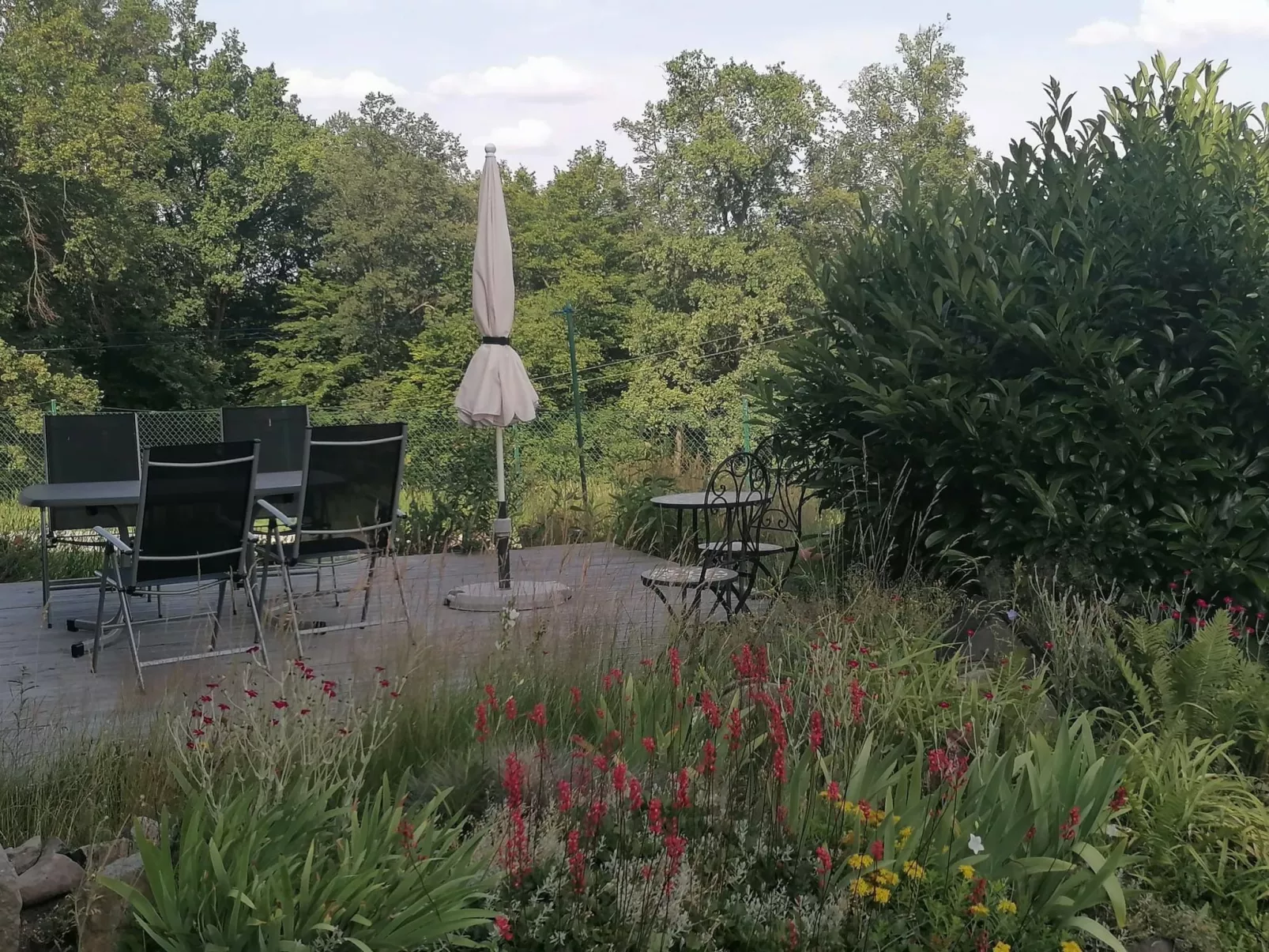 Mit Blick auf das Wasser-Buiten