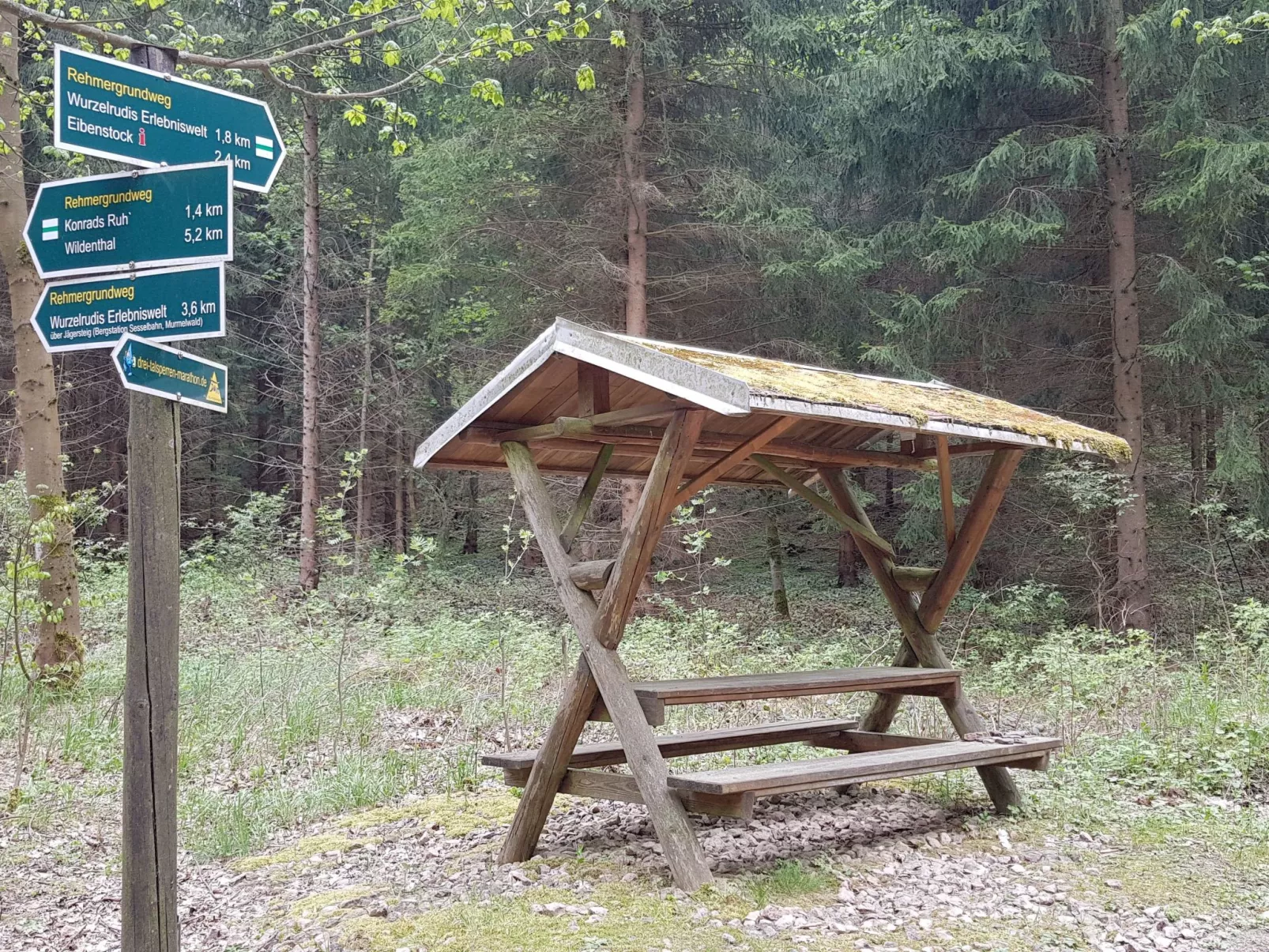 Moderne, niveauvoll eingerichtete Ferienwohnung-Buiten