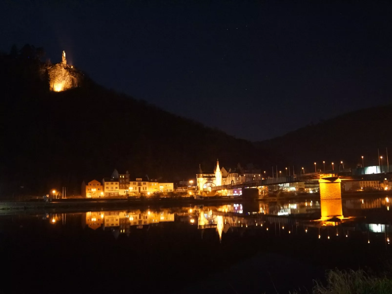 Moselschiefer-Traumferienwohnung am Moselufer-Buiten