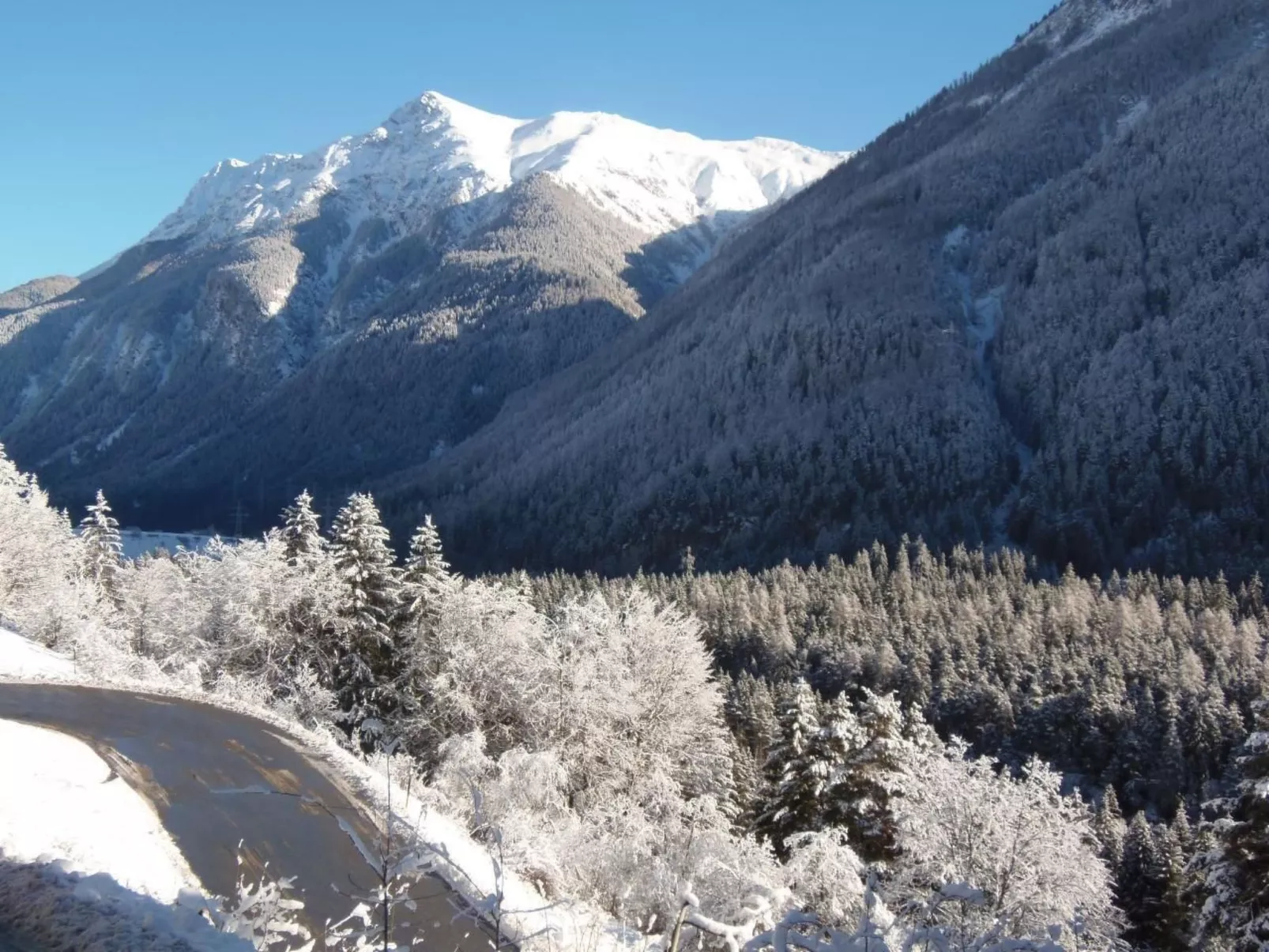 Alte typische Engadinermühle-Buiten