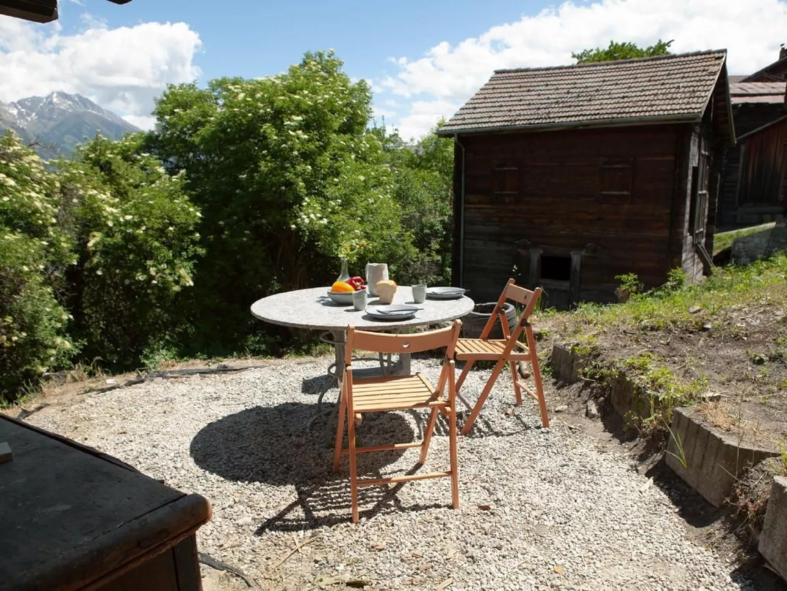 Modernes Bijou in 400-jährigem Haus-Buiten