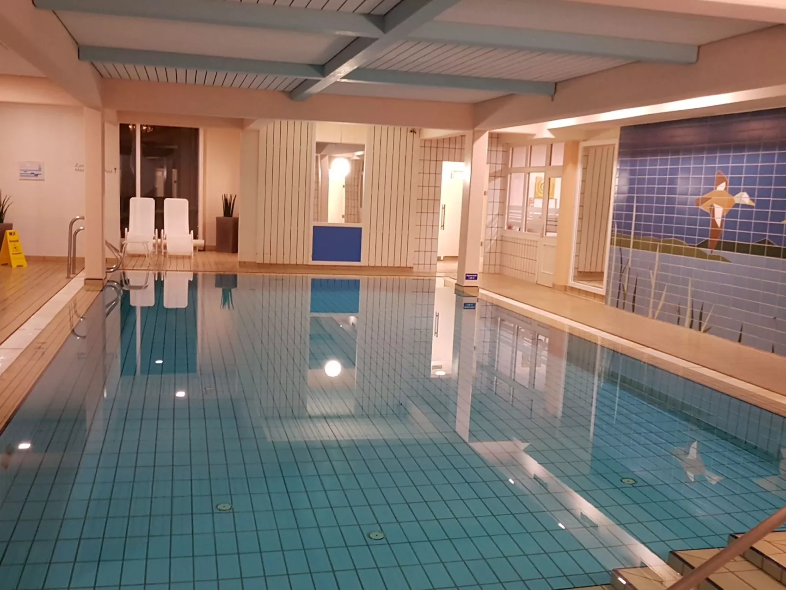 Mit Gemeinschaftspool und Terrasse-Binnen