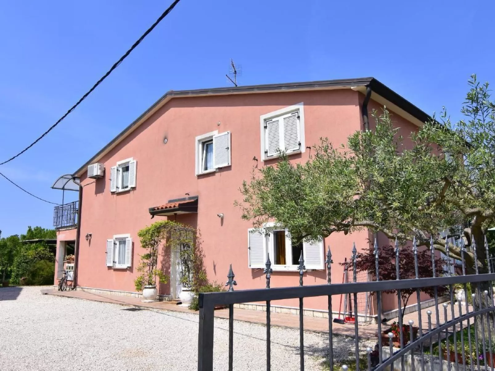 Appartement in Đuba mit Privater Terrasse-Buiten