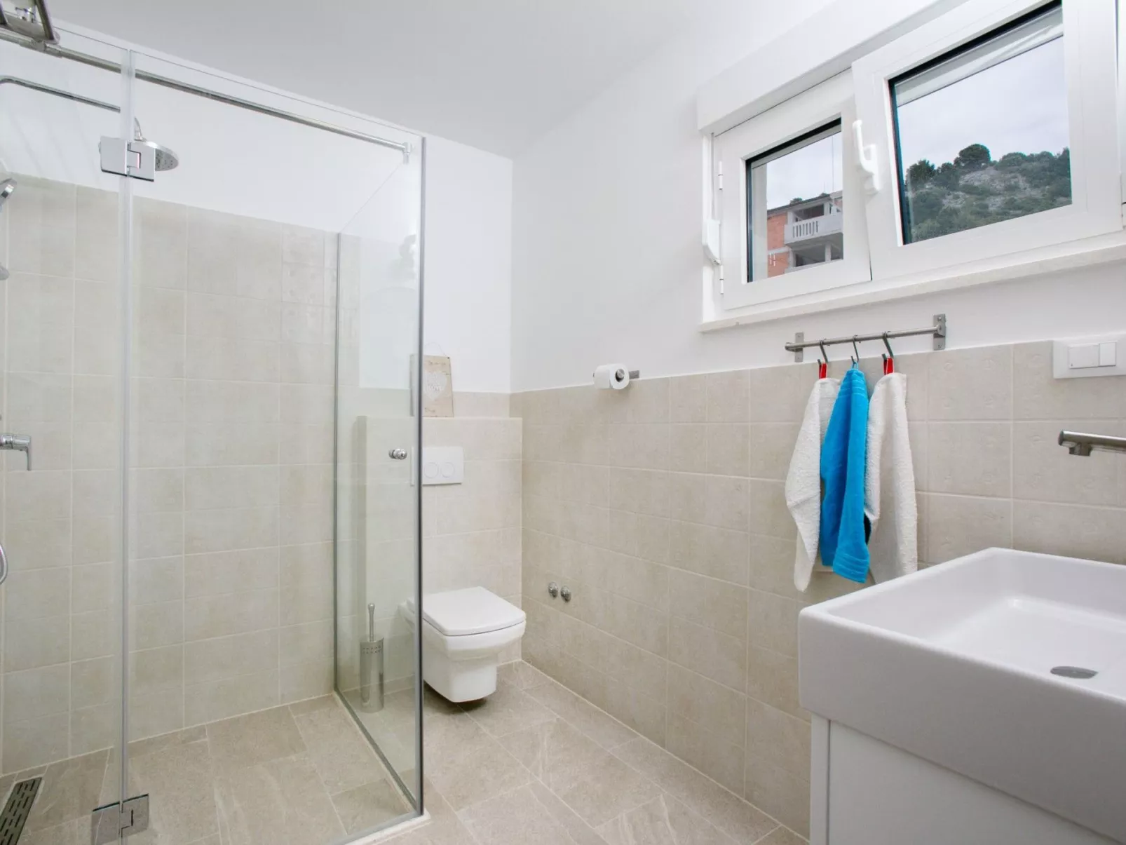 Am Strand "Villa Lori"-Binnen