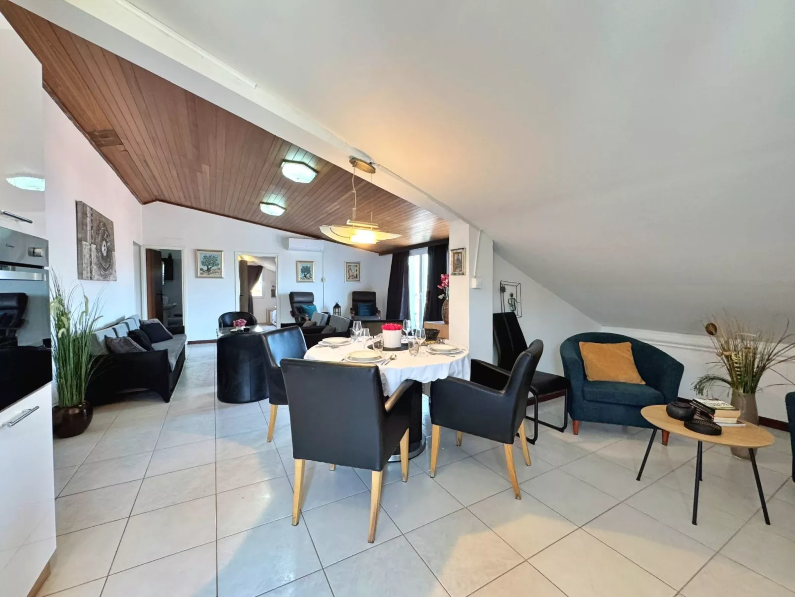 Apartment Lure - Binnen