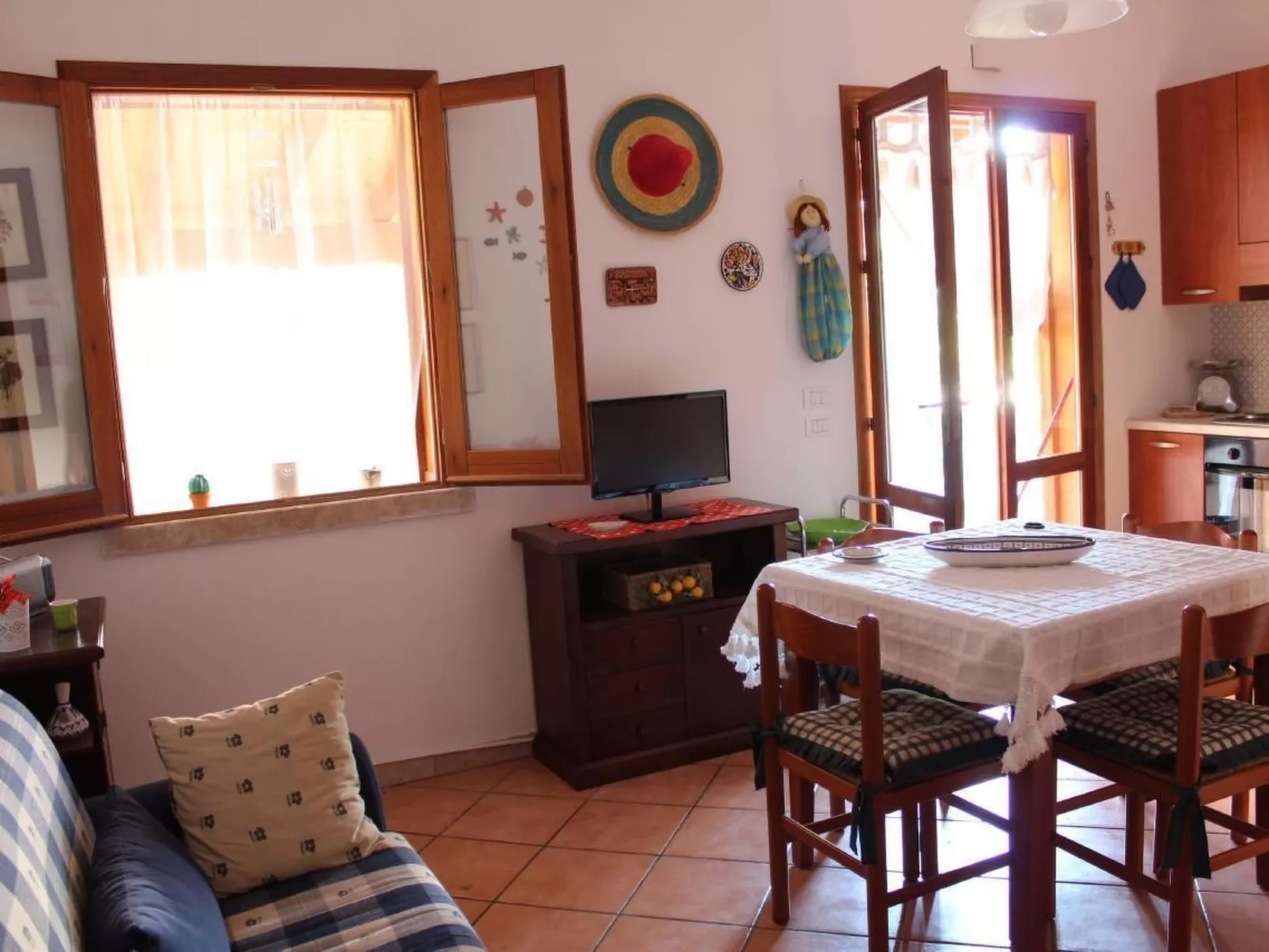 Mandarino Makari Ferienhaus 500 m vom Meer-Image-tags.info