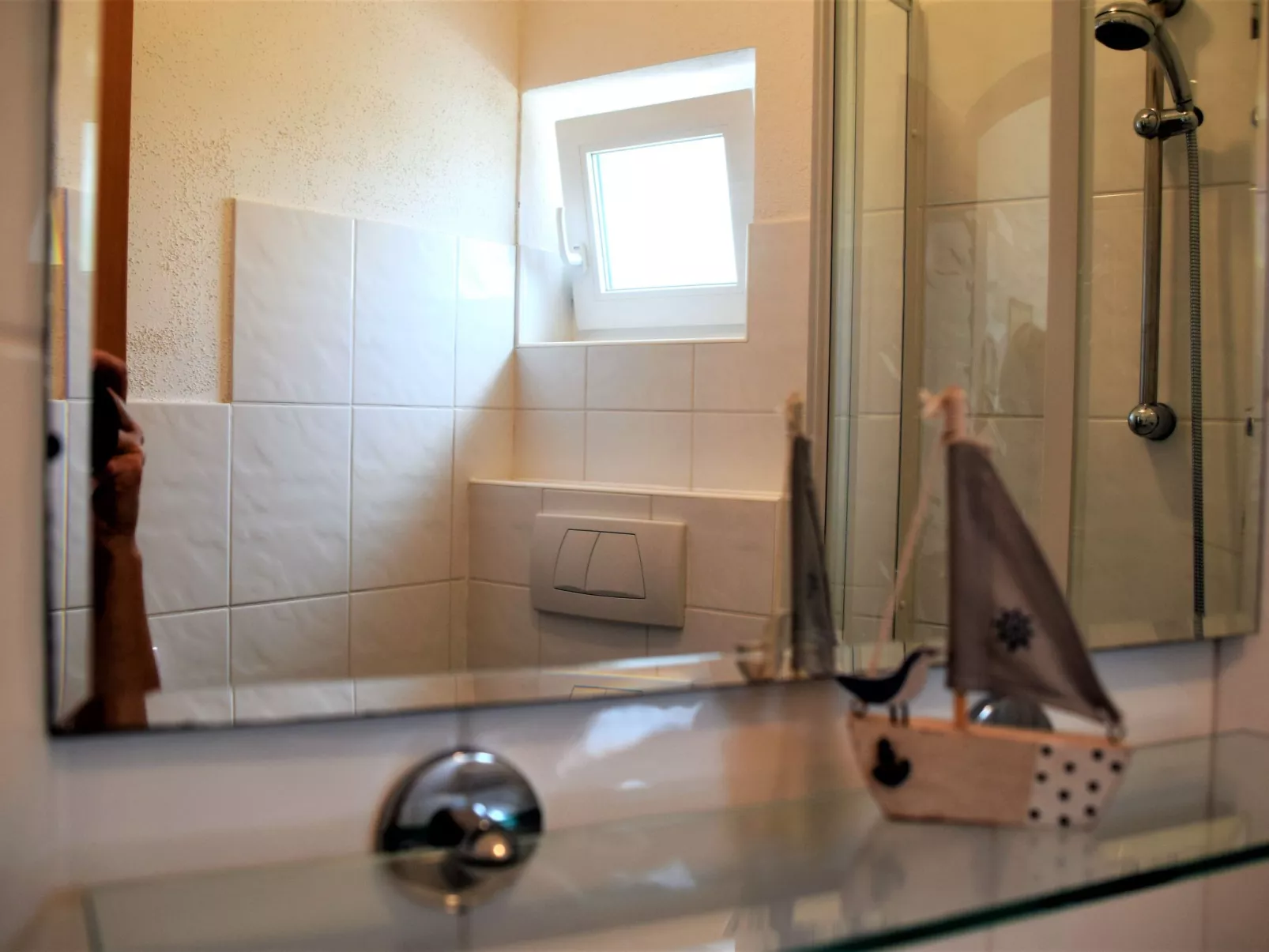 Für vier Personen mit Balkon im ersten Obergeschoss gelegen-Binnen