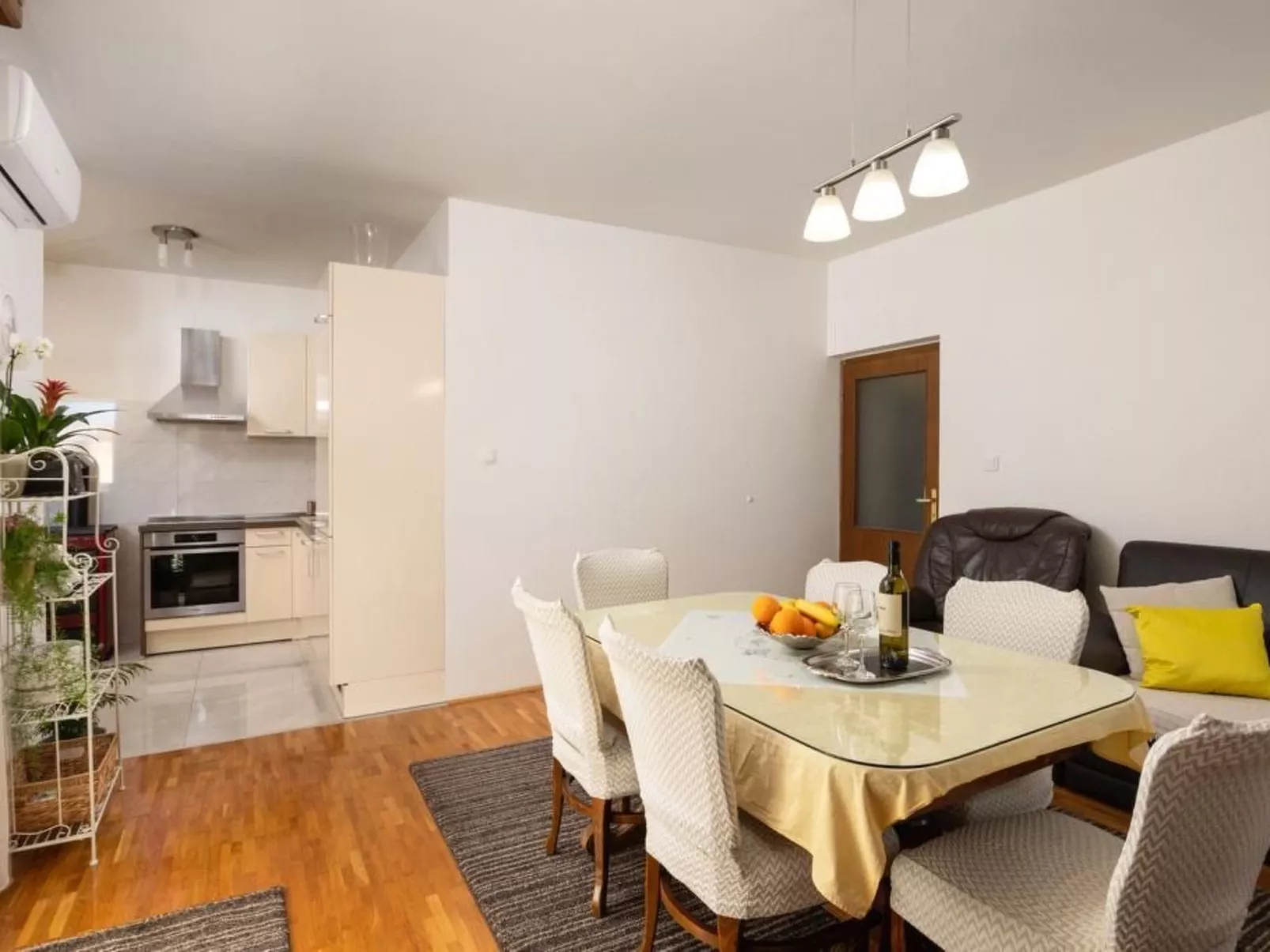 Coastal Comfort Apartment Teilen Speichern-Binnen