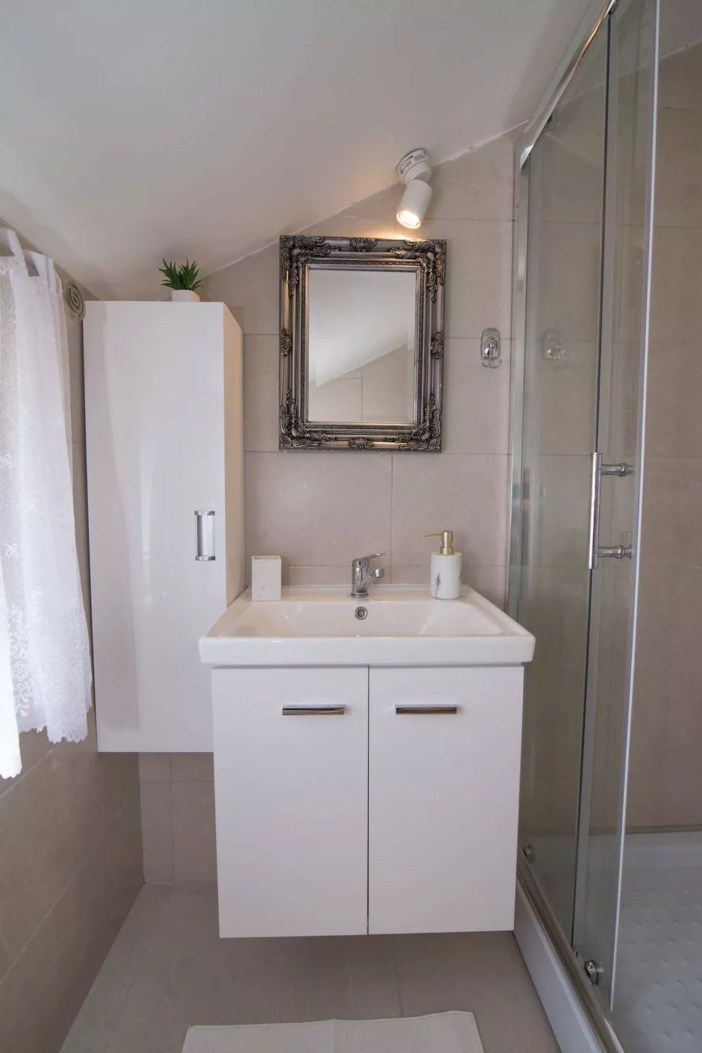 Tia Appartement mit Meerblick-Binnen