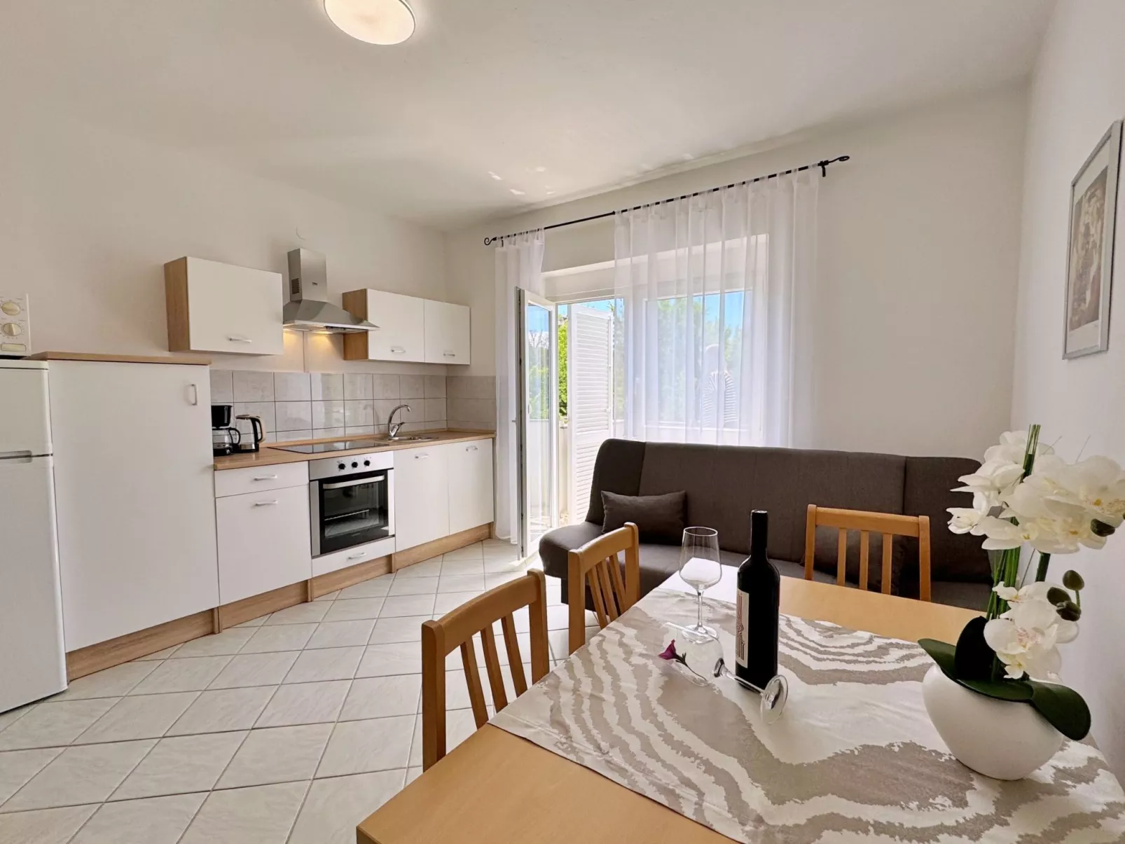 Apartment Nikolic-Binnen