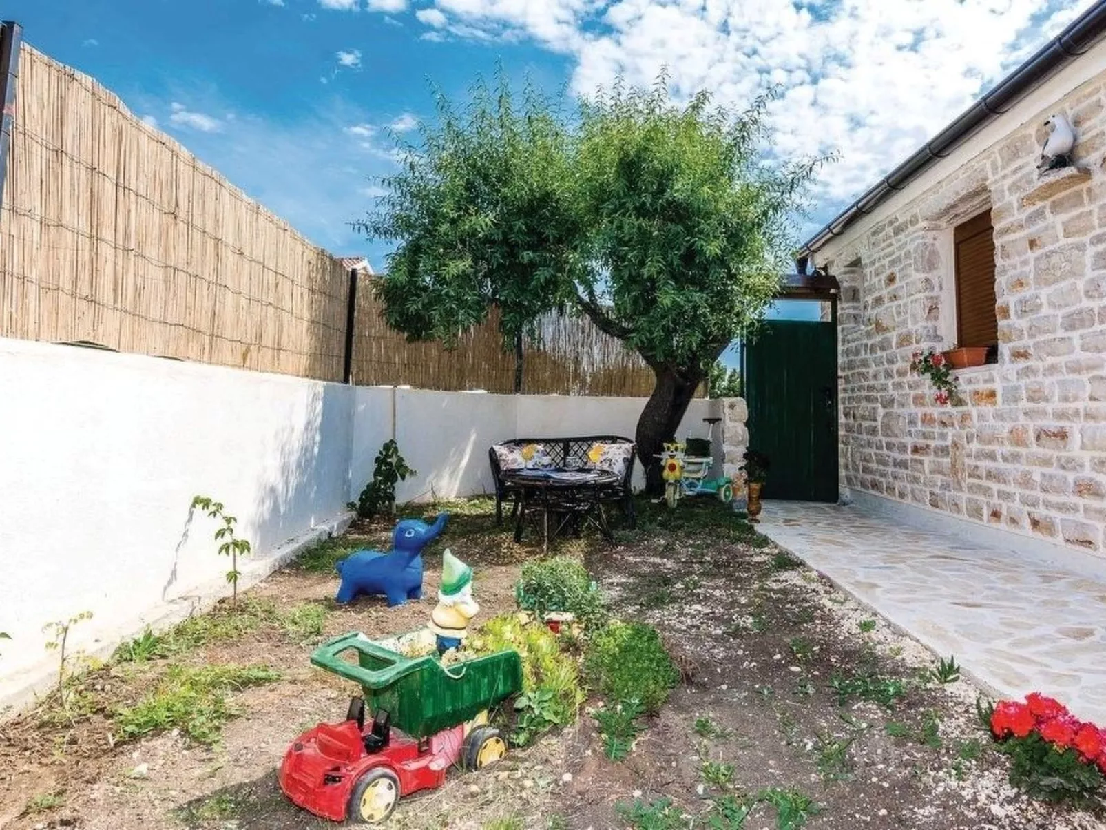 Villa Anita mit Privatpool in Budak-Buiten