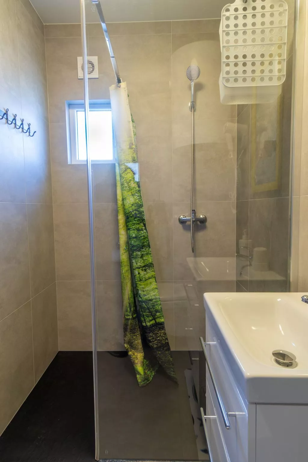 Trebor"-Häuser in einem eingezäunten Gebiet-Binnen