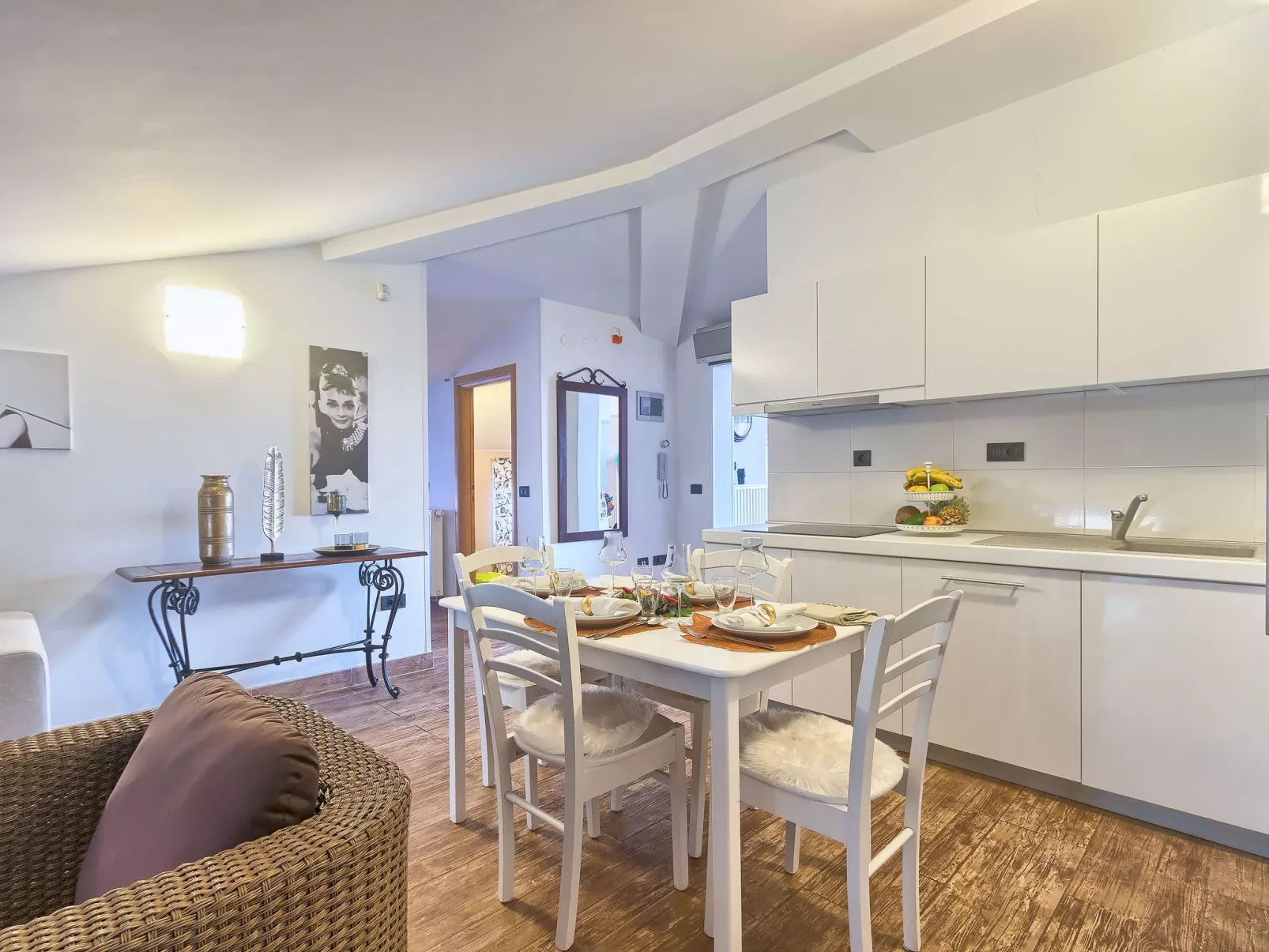 Geräumige Ferienwohnung für vier Personen mit Balkon und Meerblick-Binnen