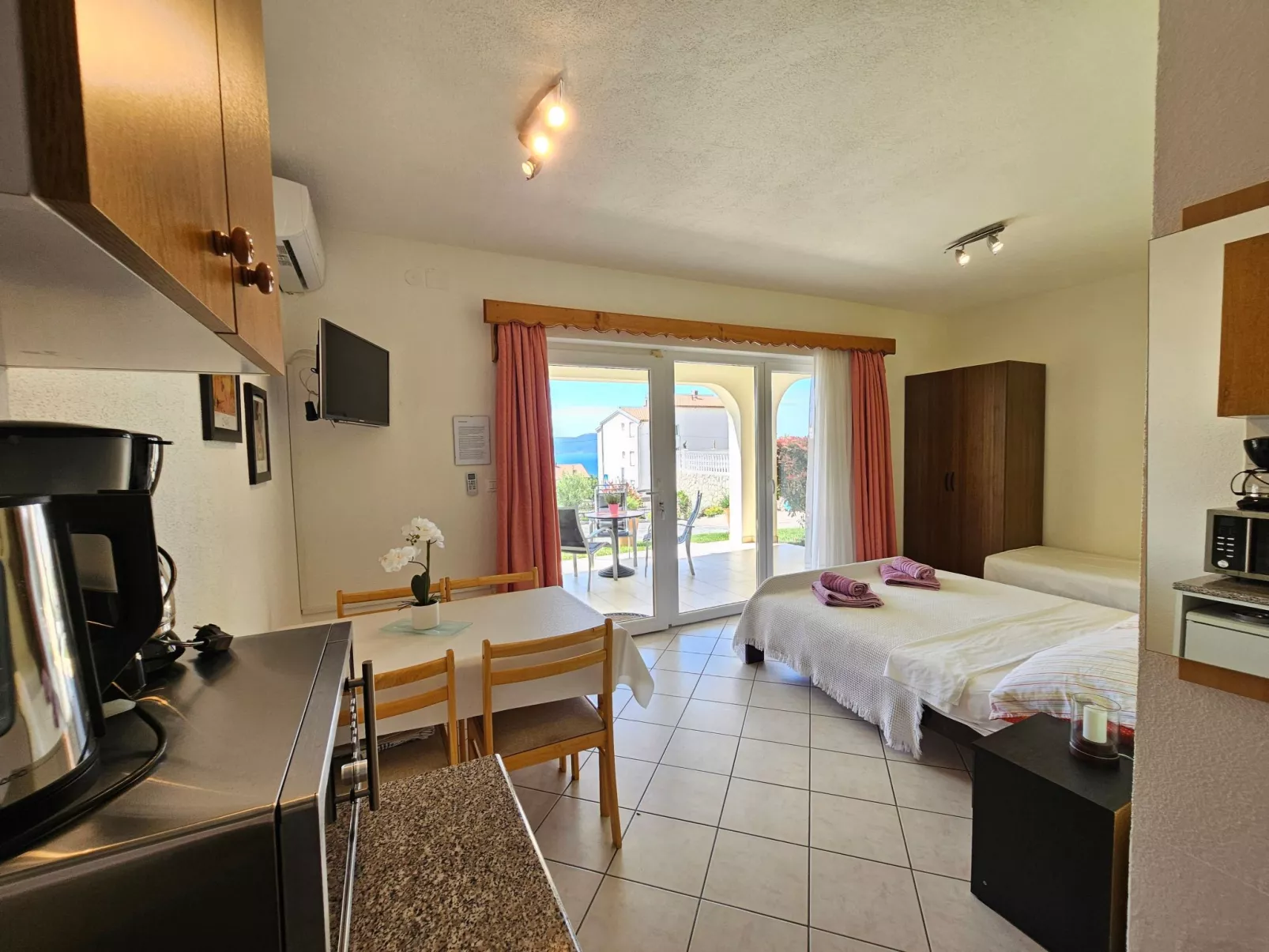 Appartement Studio mit Terrasse-Image-tags.info