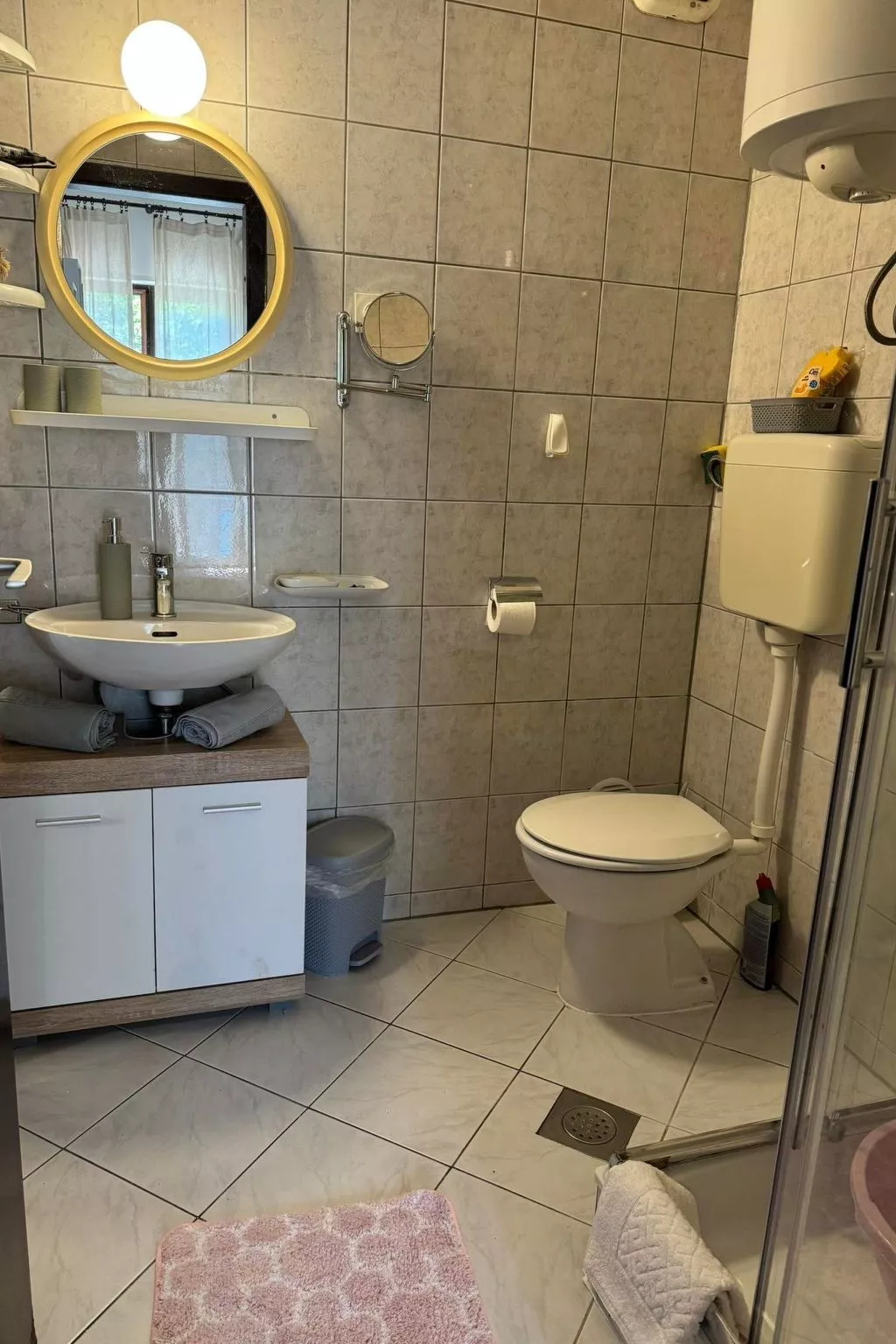 "Pljesa Jasna" mit Terrasse-Image-tags.info