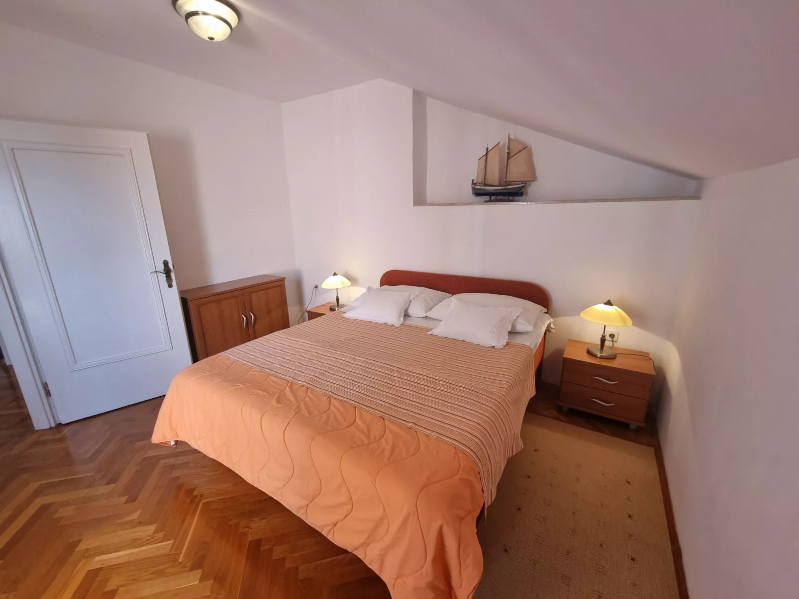 Appartement mit Balkon und Meerblick-Image-tags.info