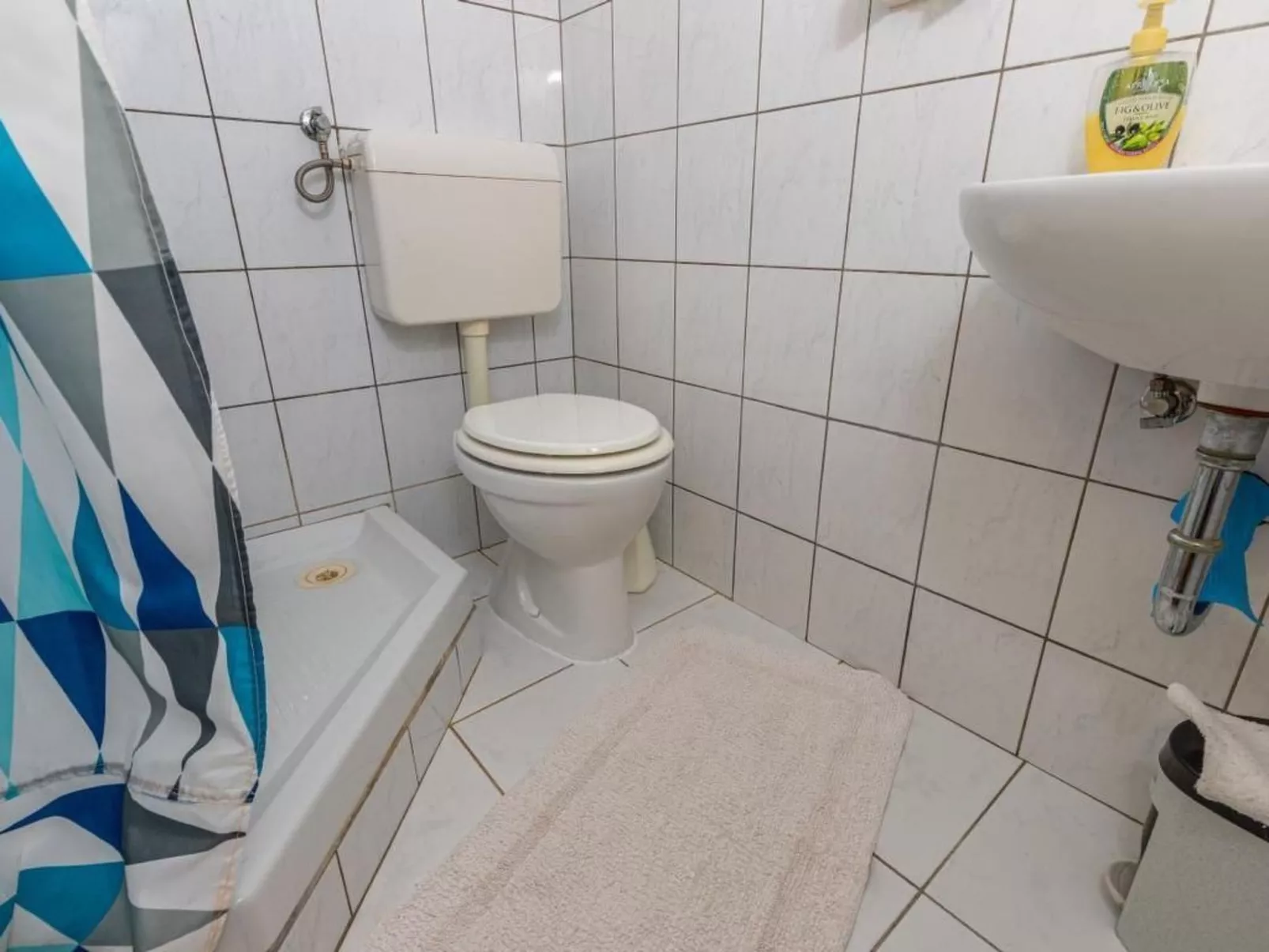 In Dramalj mit Kleiner Terrasse-Binnen