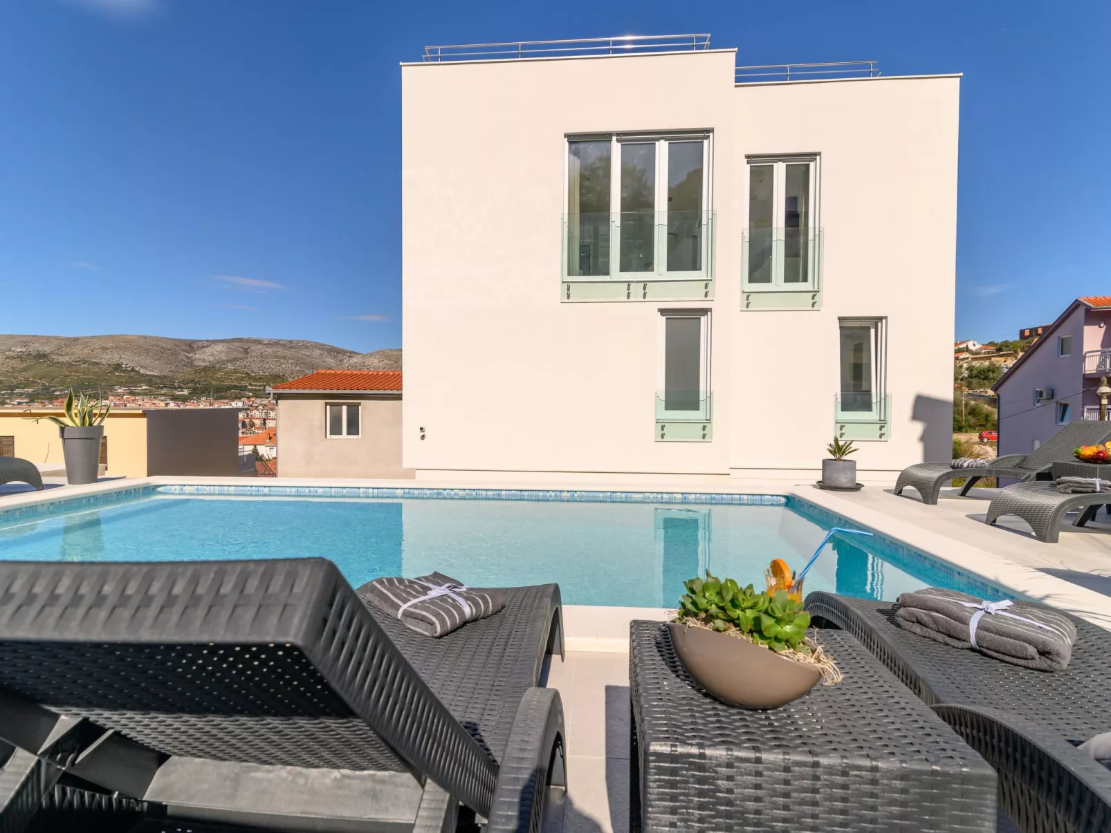 Luxuriöse Ferienvilla mit privatem Pool-Image-tags.info