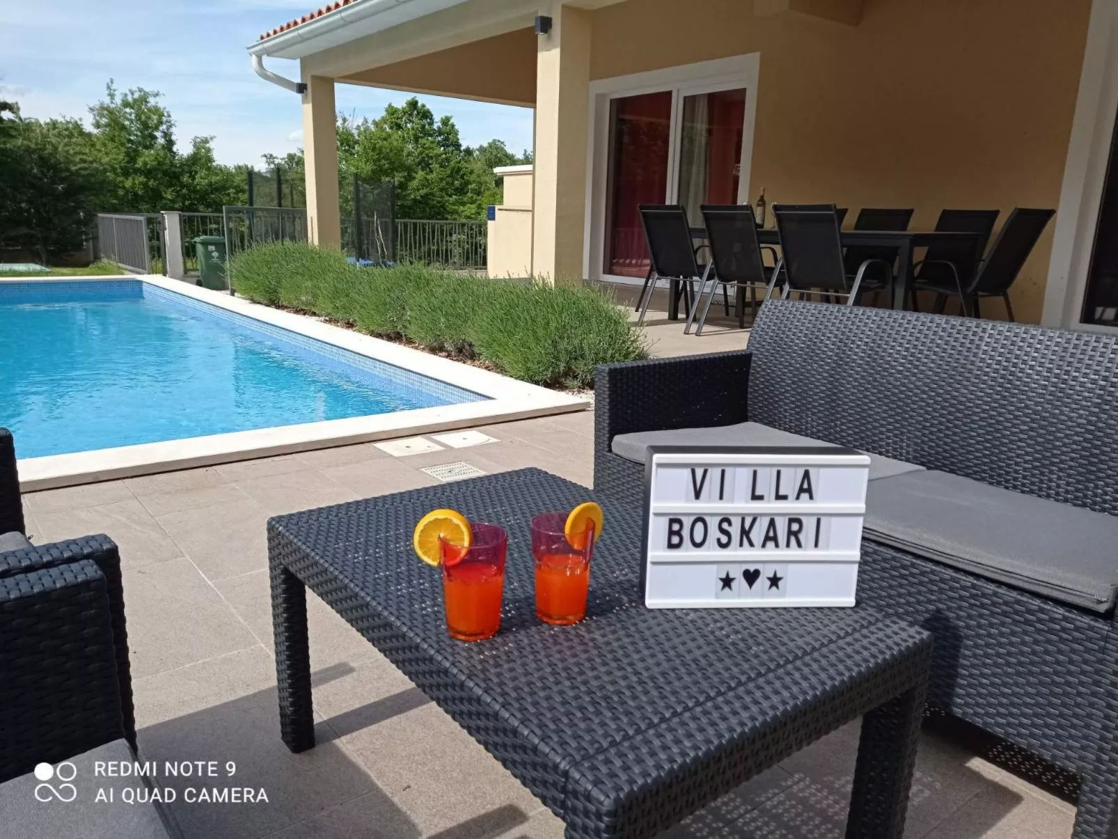 Newly built (2018), fully detached holiday villa with a private swimming pool-Binnen