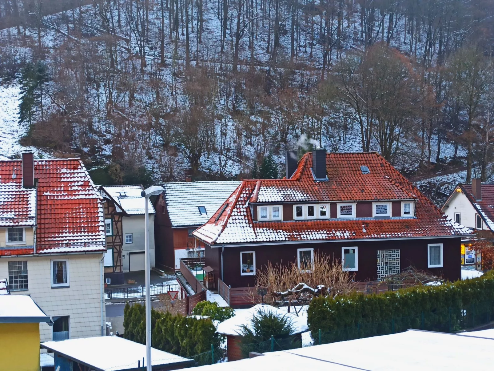 Authentisches Fachwerkhaus am Rande des Waldes-Buiten