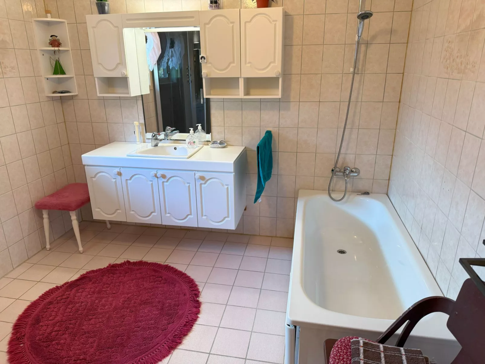 Stabben white House-Binnen