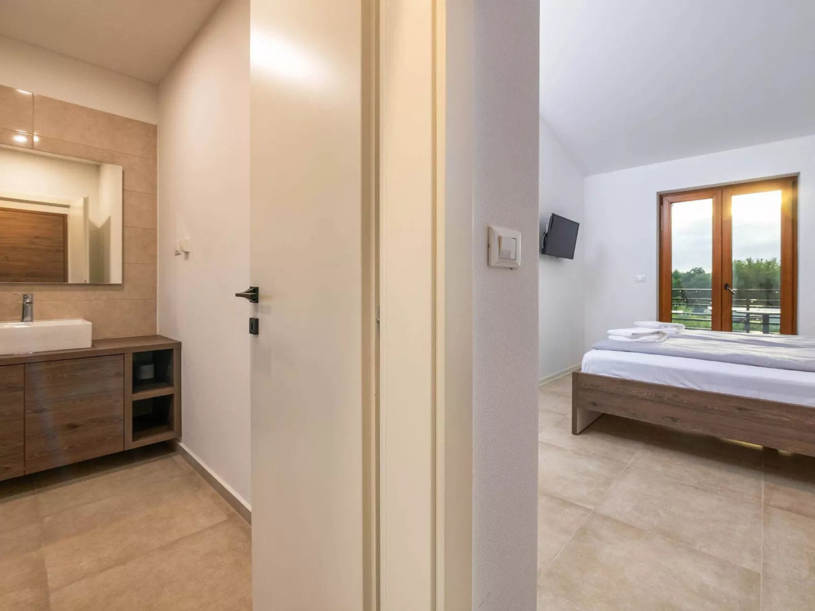 Evida-Image-tags.info