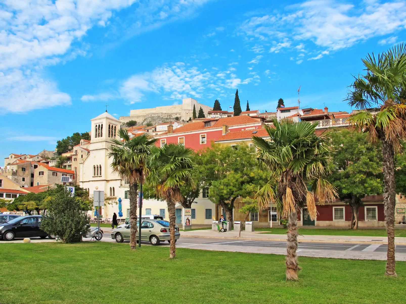 Wohnung in Šibenik mit privatem Parkplatz-Omgeving