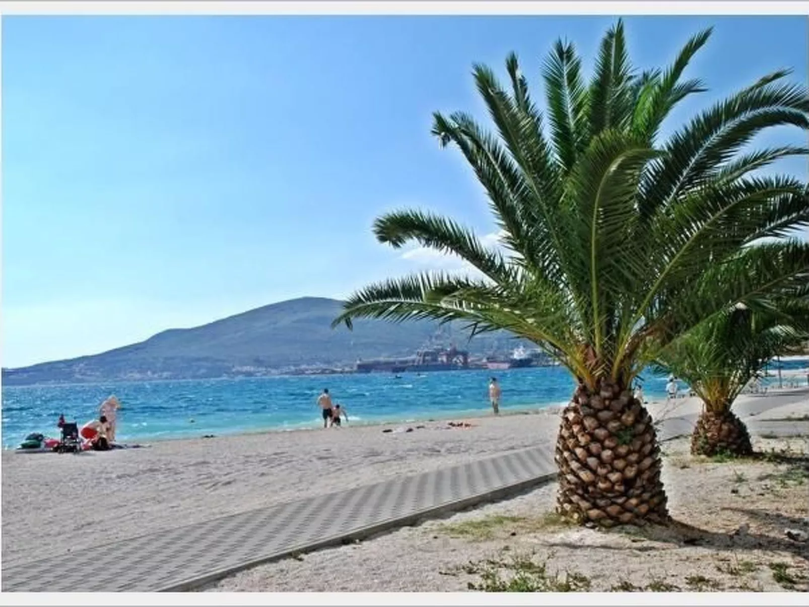 Villa Mediteran, kleine Ferienwohnung mit Terrasse-Buiten