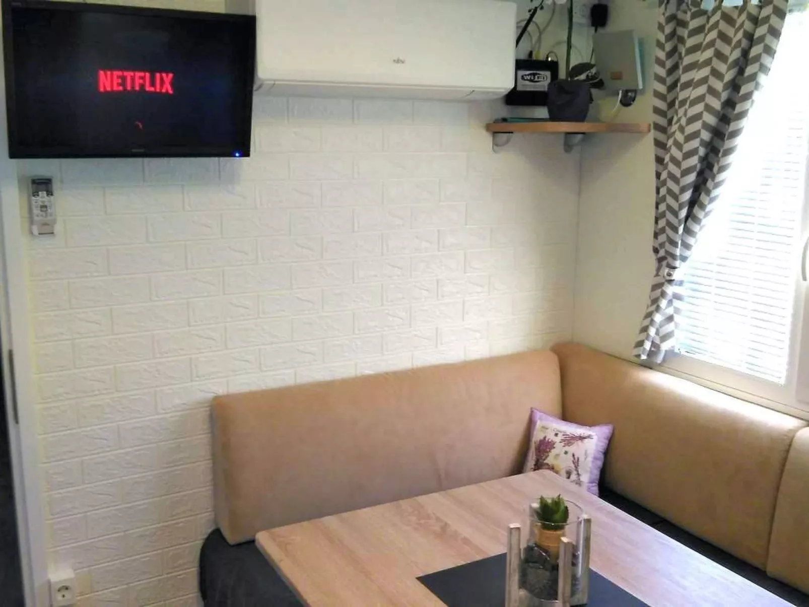 Manora Sucuraj Pool Gästehaus-Binnen