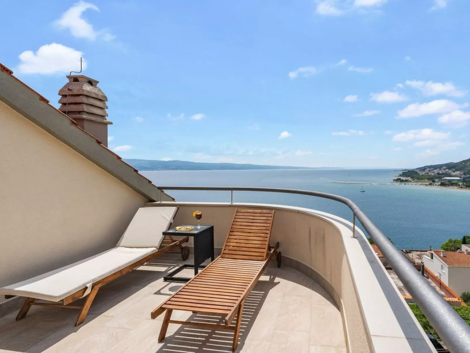 Ferienappartement mit zwei Meerblick-Balkonen-Buiten