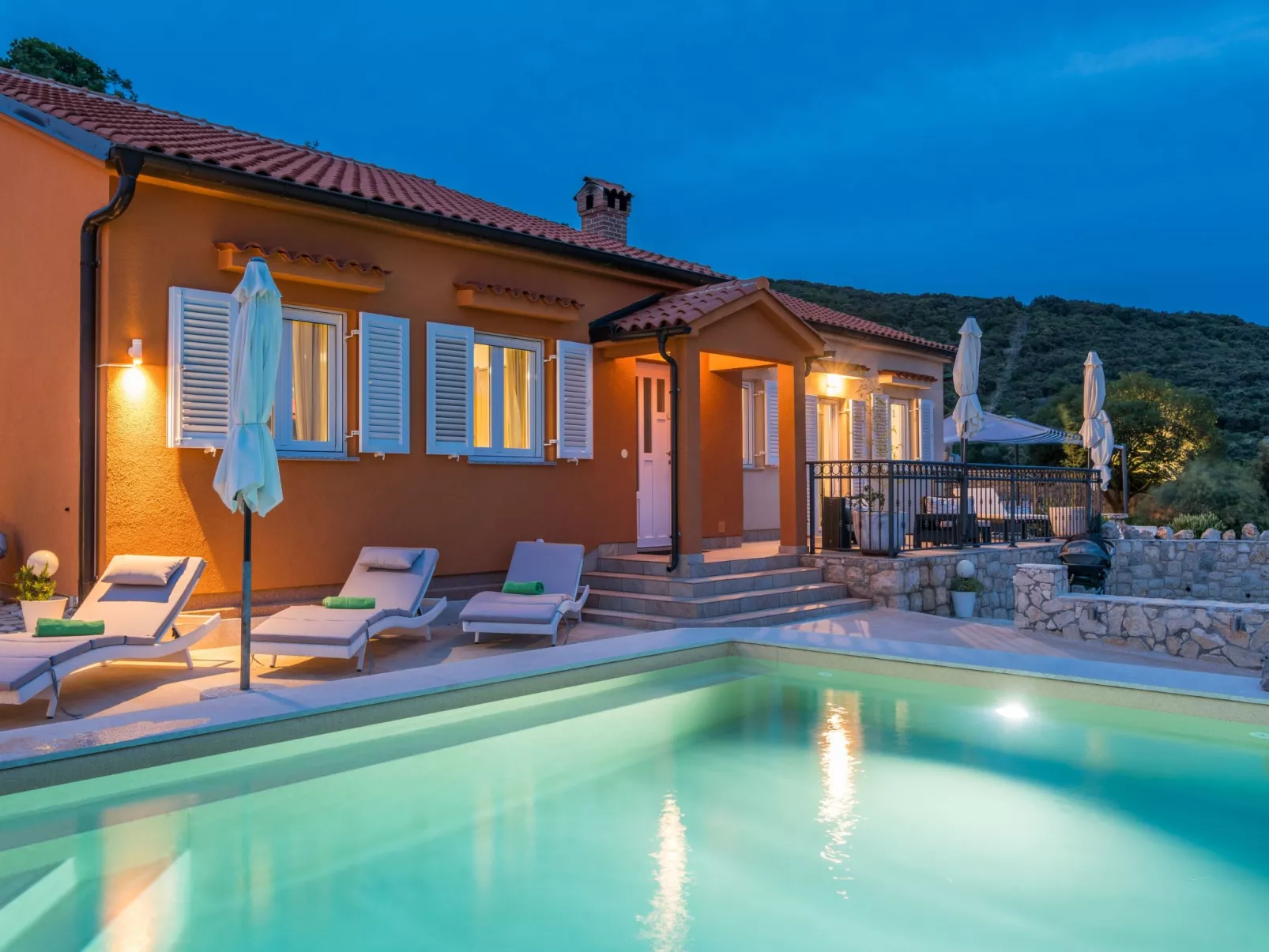 Exklusive und stilvolle Meerblick-Inselvilla-Buiten