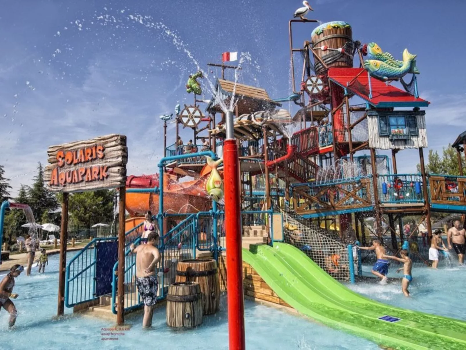 Appartement mit Balkon-Buiten