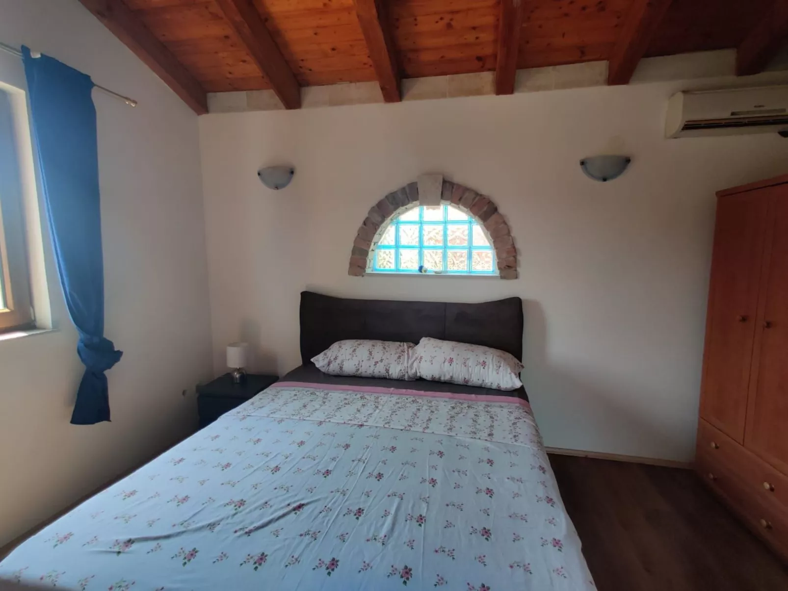 Haus mit Pool-Binnen