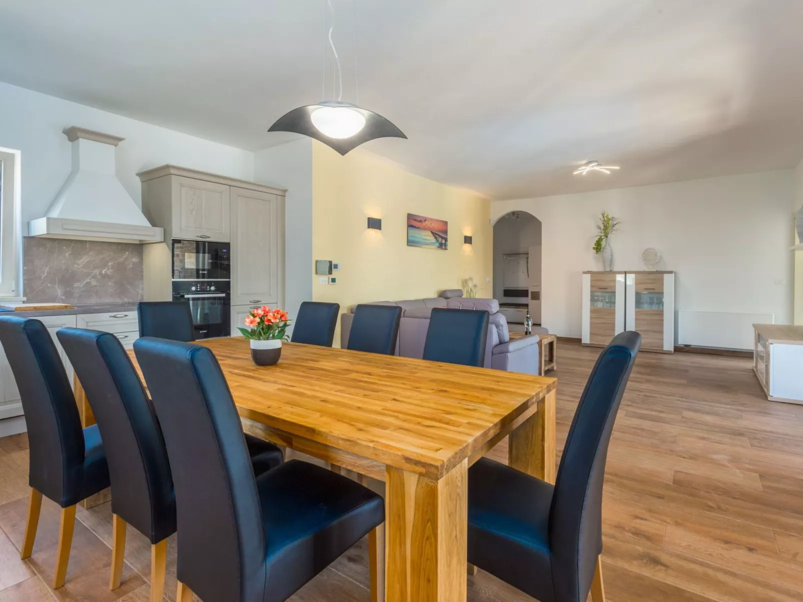 Tolles Ferienhaus in Deklići mit Privatem Pool-Binnen