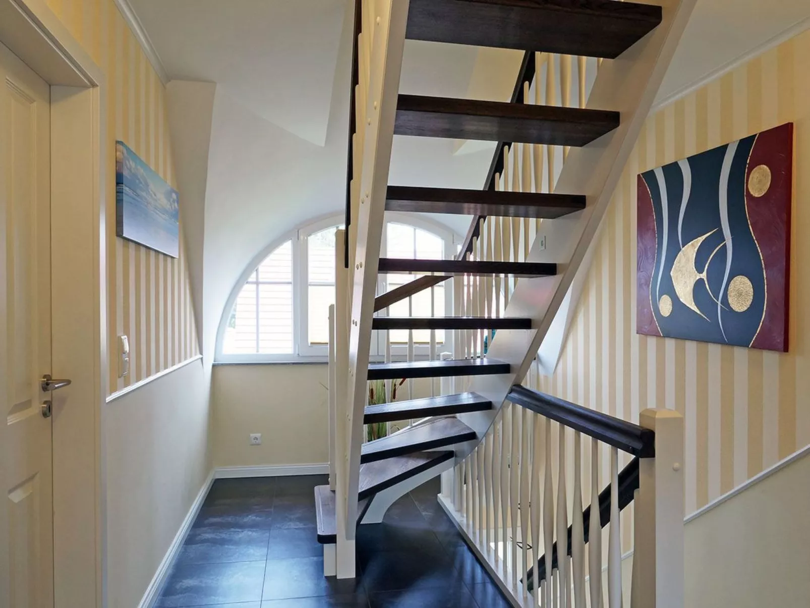 Villa Lhamo-Image-tags.info