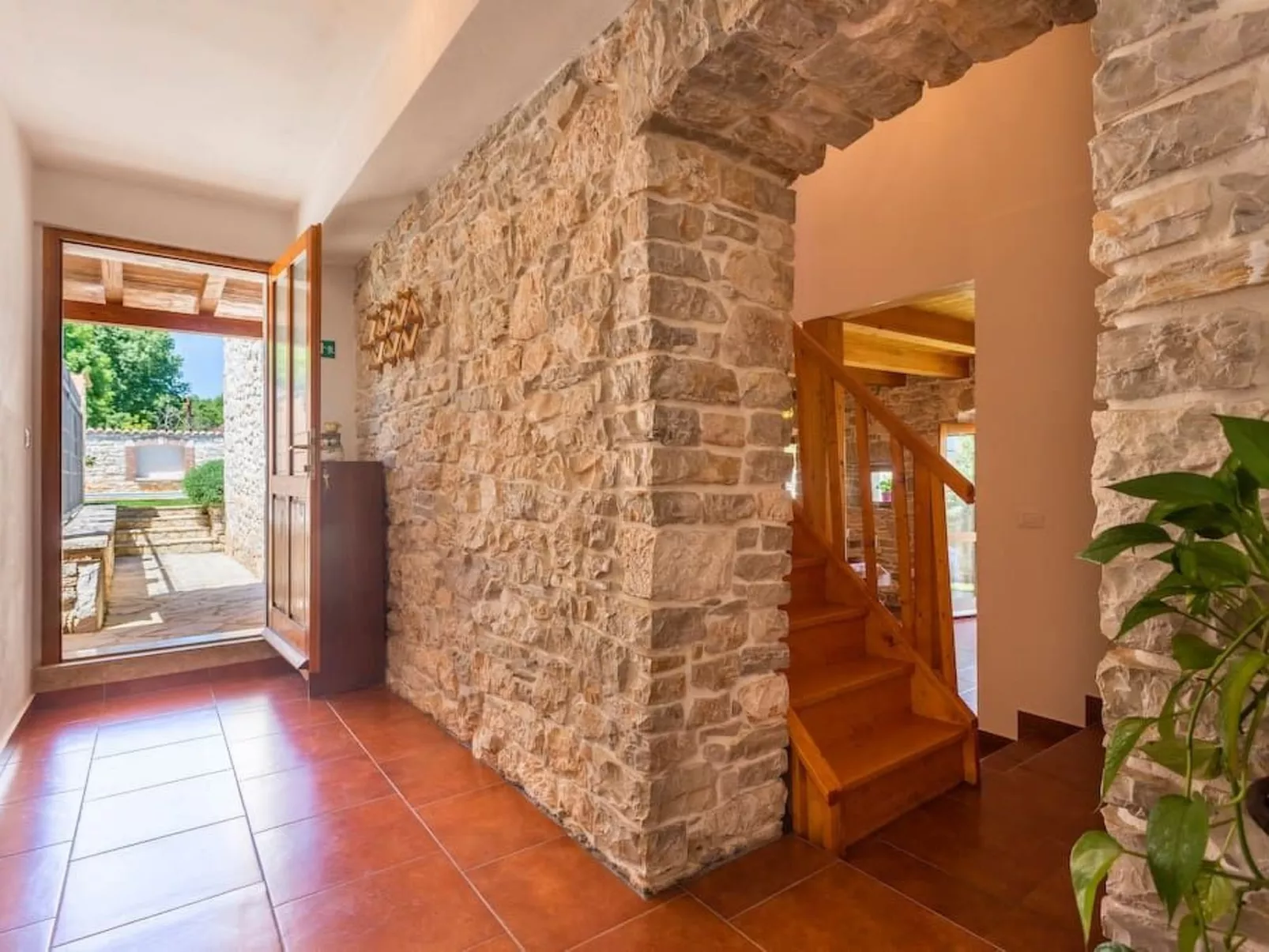 Modernes Ferienhaus in Vadreš mit Privatem Pool-Image-tags.info