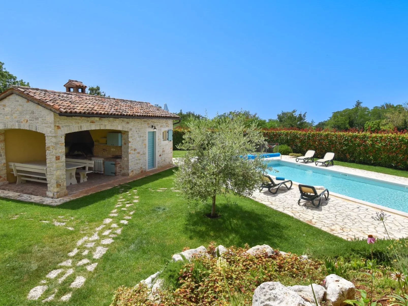 Luxusvilla "Azzurra" mit beheiztem Pool-Buiten