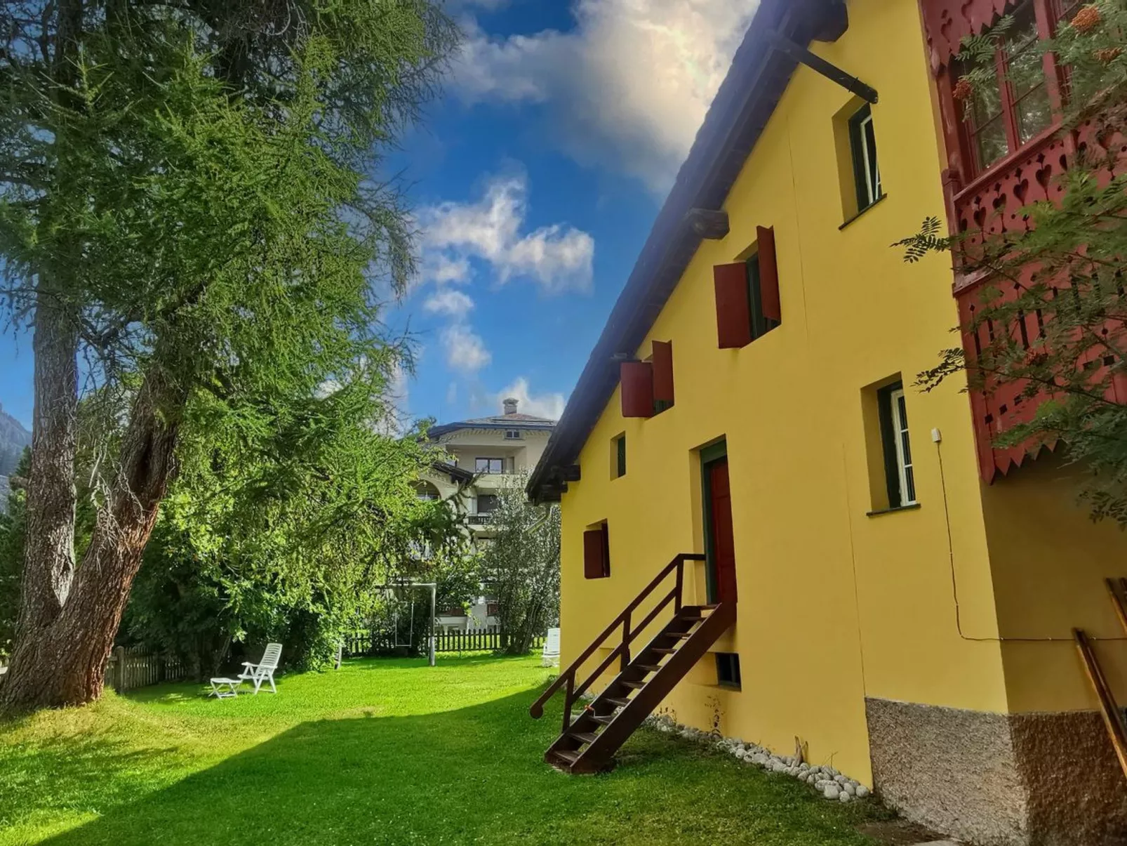 Chesa Lagrev-Schucan-Buiten