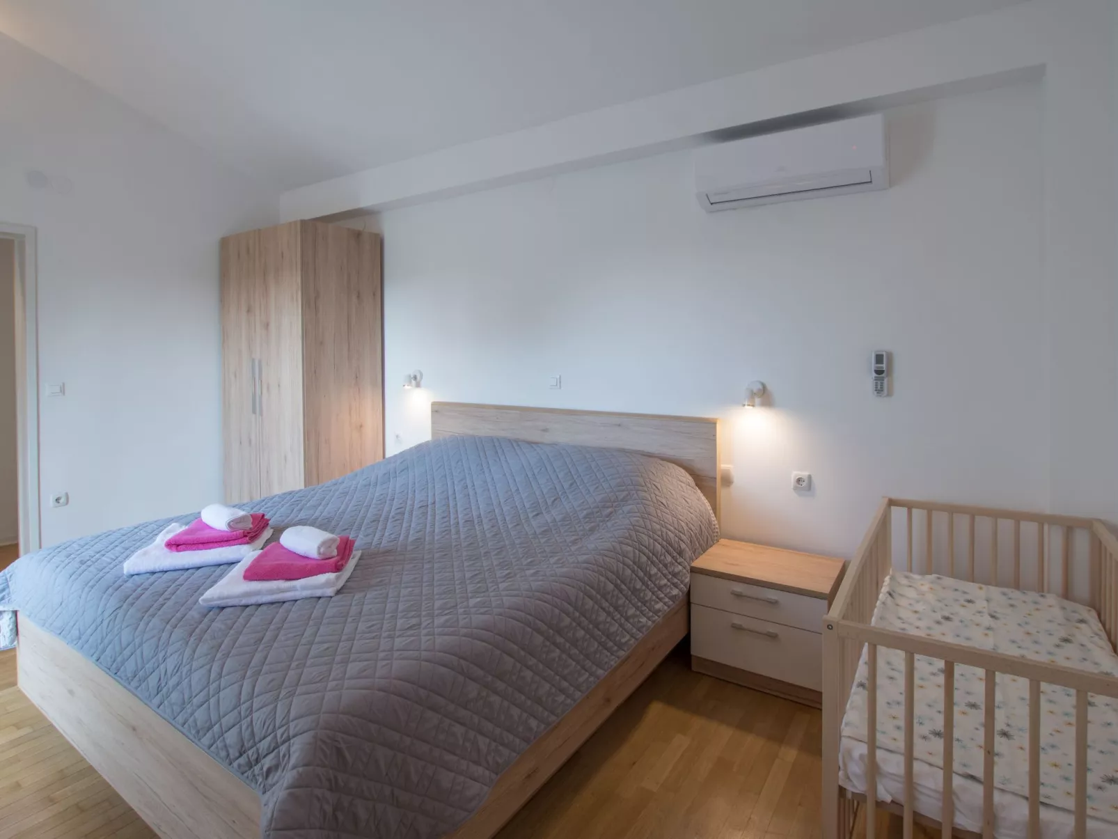 Für 10 Personen und 2 Kinder in Juricani, Istrien (Istrische Riviera)-Binnen