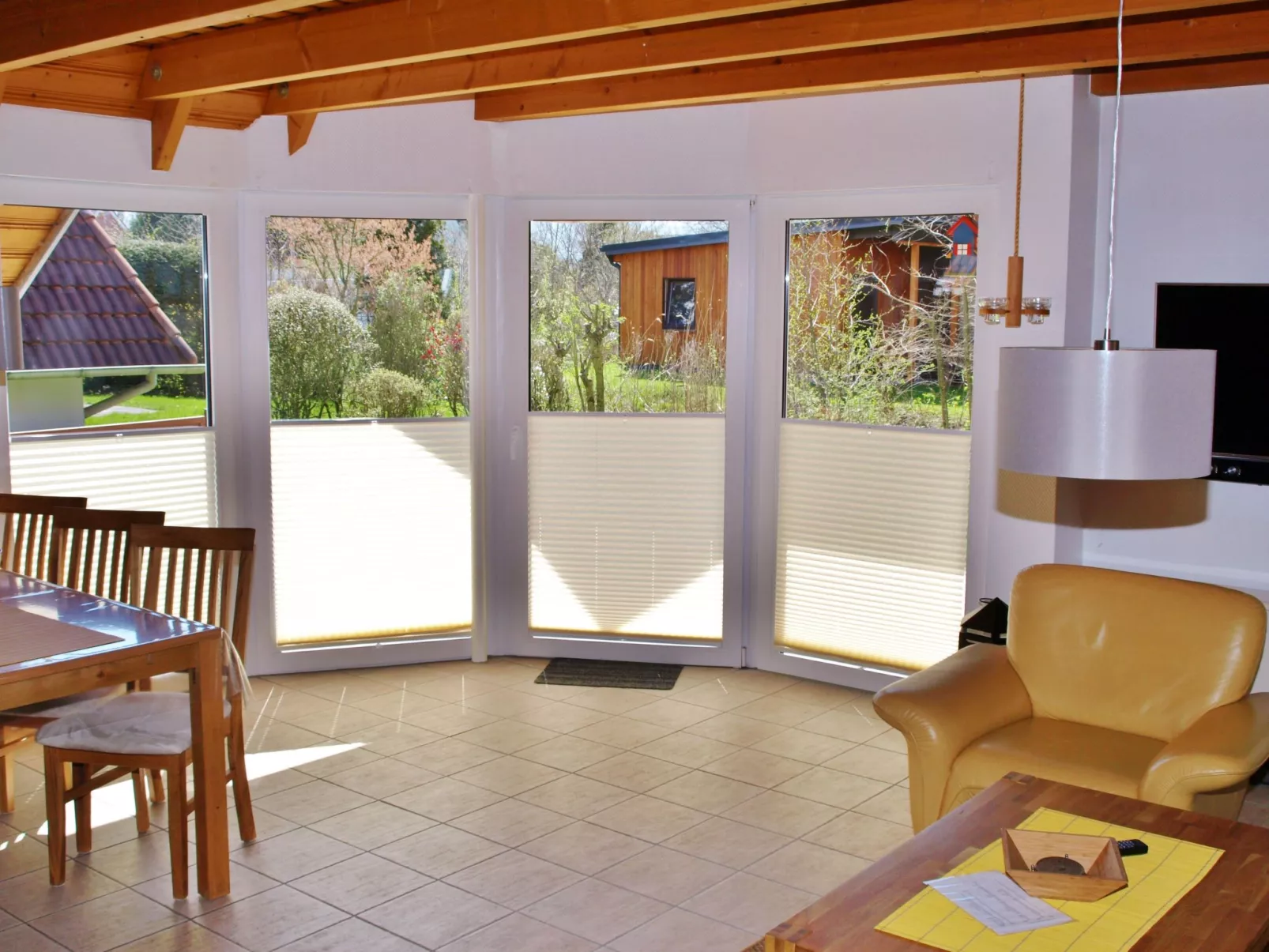 Mit Terrasse, Grill und Garten-Binnen