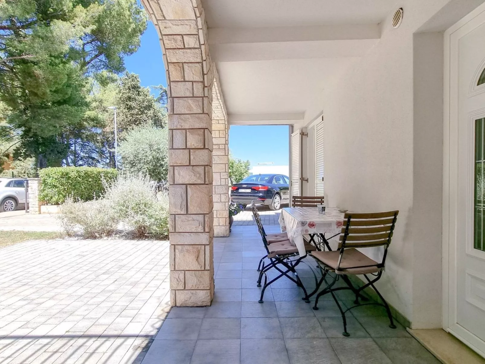 Für 4 Personen ca. 80 m&sup2; in Novigrad, Adriaküste Kroatien (Westküste von I-Buiten