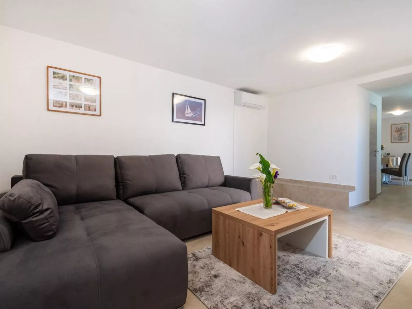 Mit Jacuzzi-TA Leut Agency-Binnen