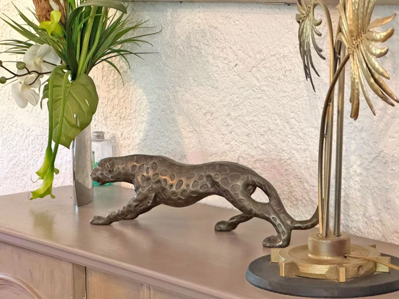 Schöne Villa mit innovativer Architektur in einem grünen Nest im Herzen des Mas-Binnen