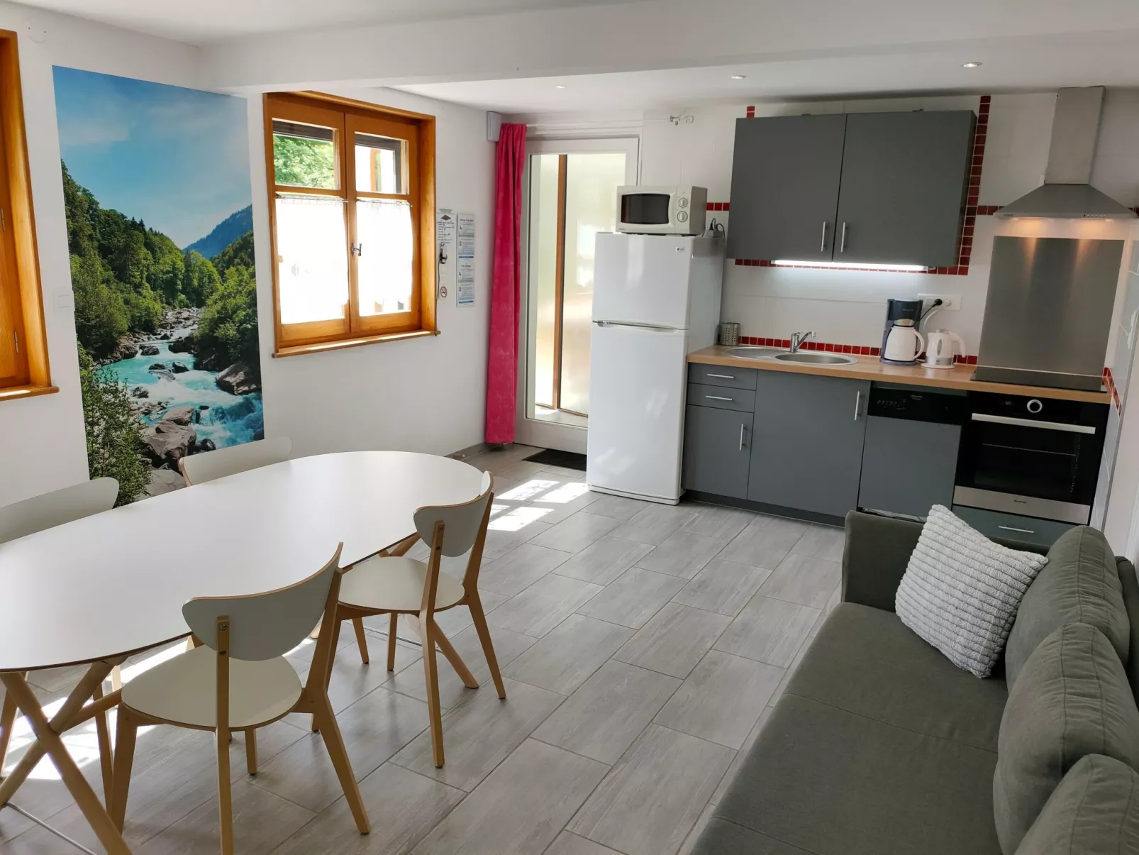 Gite Iris Montagnes du Jura mit Spa Sauna Fluss-Binnen