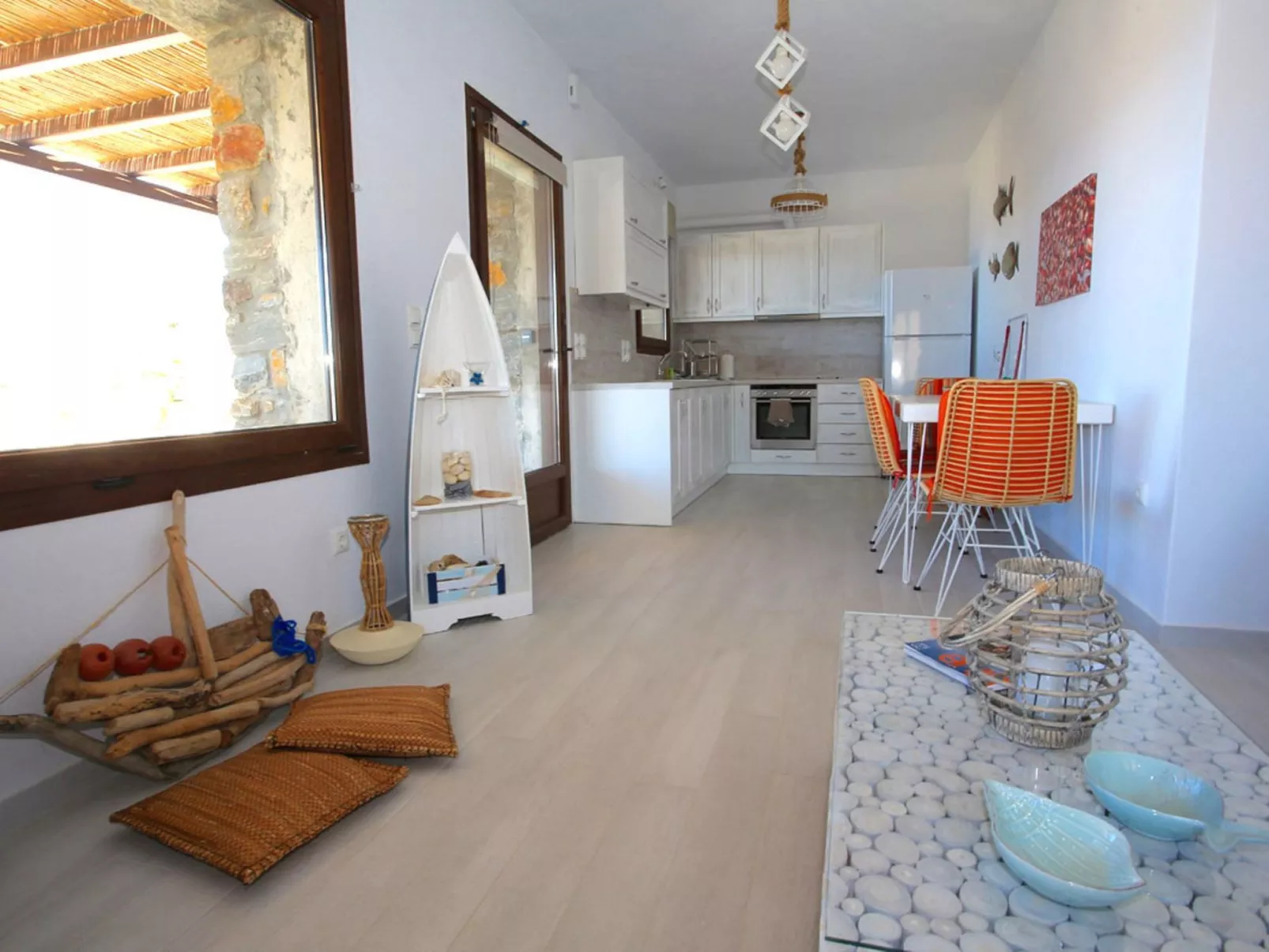 Luxusvilla bietet privaten Zugang zu einem abgelegenen Strand-Binnen