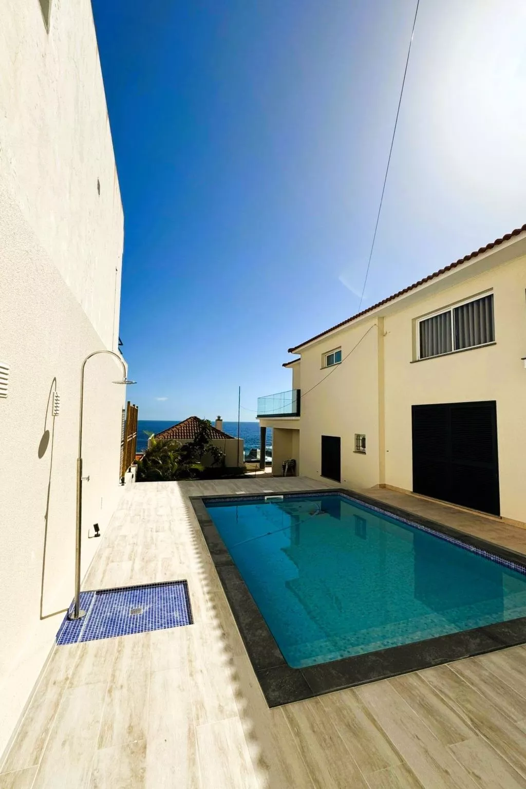 PEARLS BEACH VILLA-Buiten