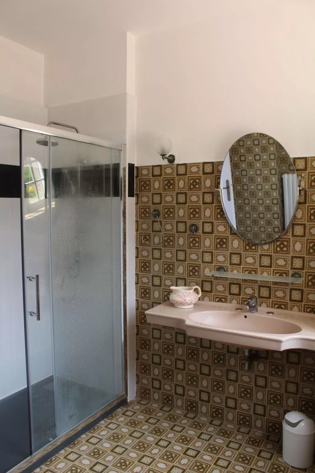 Men Toul Lilia-Binnen